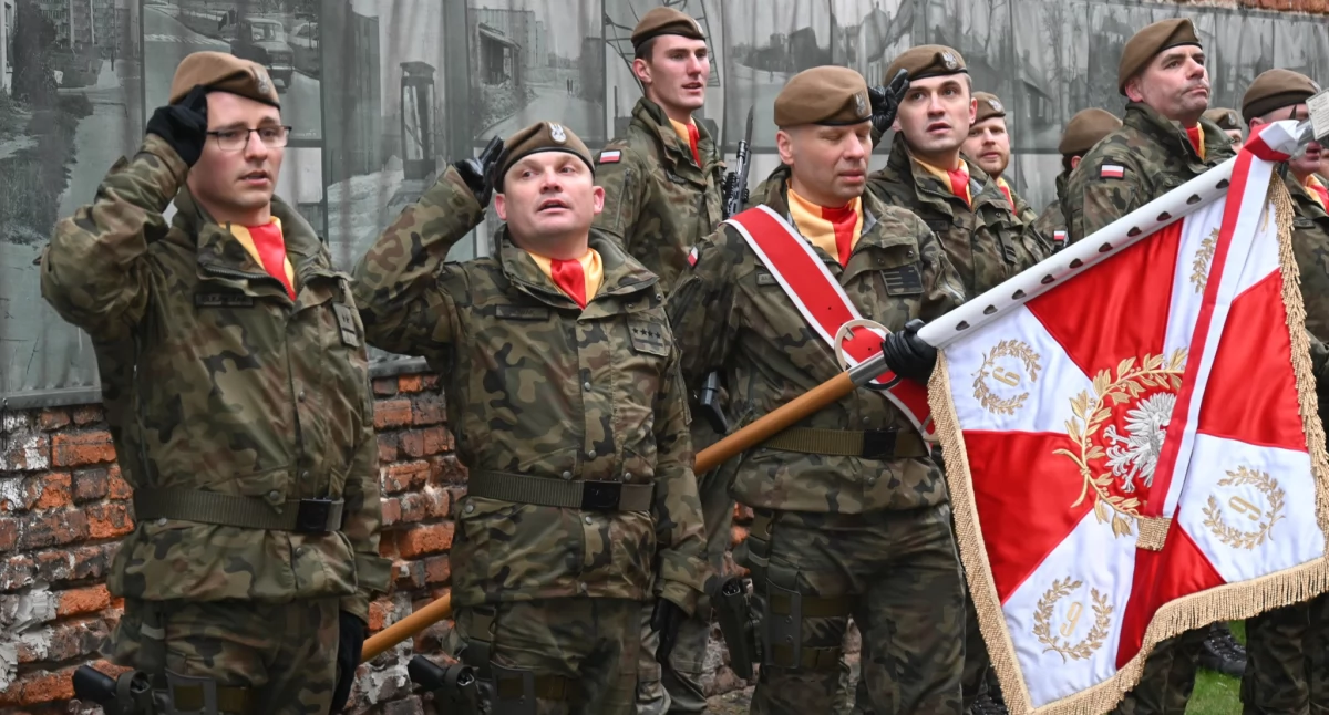 Siódma rocznica utworzenia 9. Łódzkiej Brygady Obrony Terytorialnej. Apel i widowisko patriotyczne