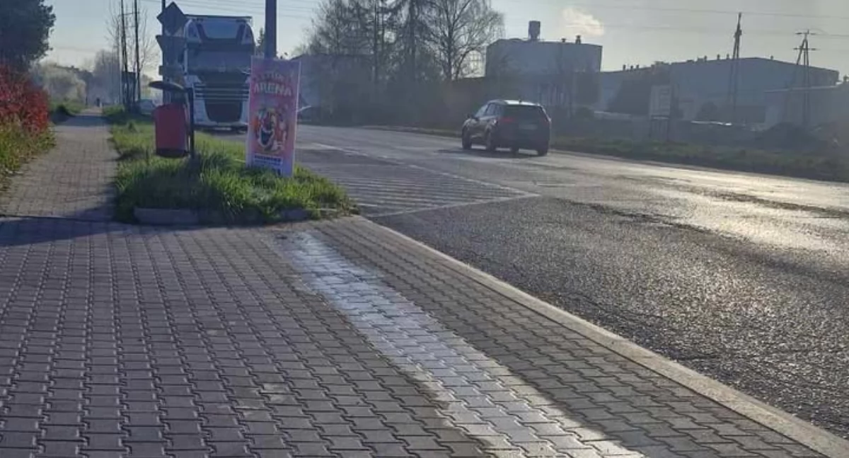 Czytelnik: - Tak PGK marnuje wodę. To trwa już chyba dwa tygodnie. Kierownik ciepłowni: - Reagujemy na bieżąco