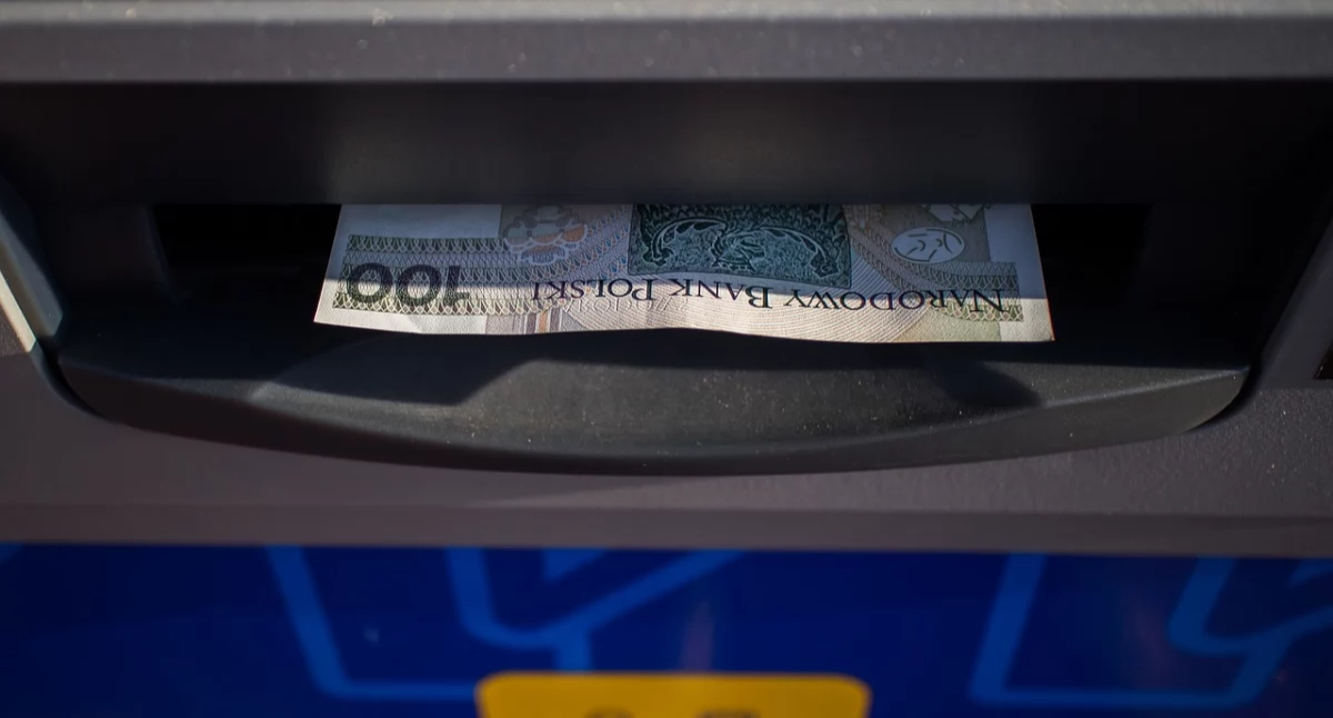Ile trzeba zarabiać, by uchodzić za bogatego? W Radomsku to 11.538 zł na rękę. A w Kamieńsku i Przedborzu?