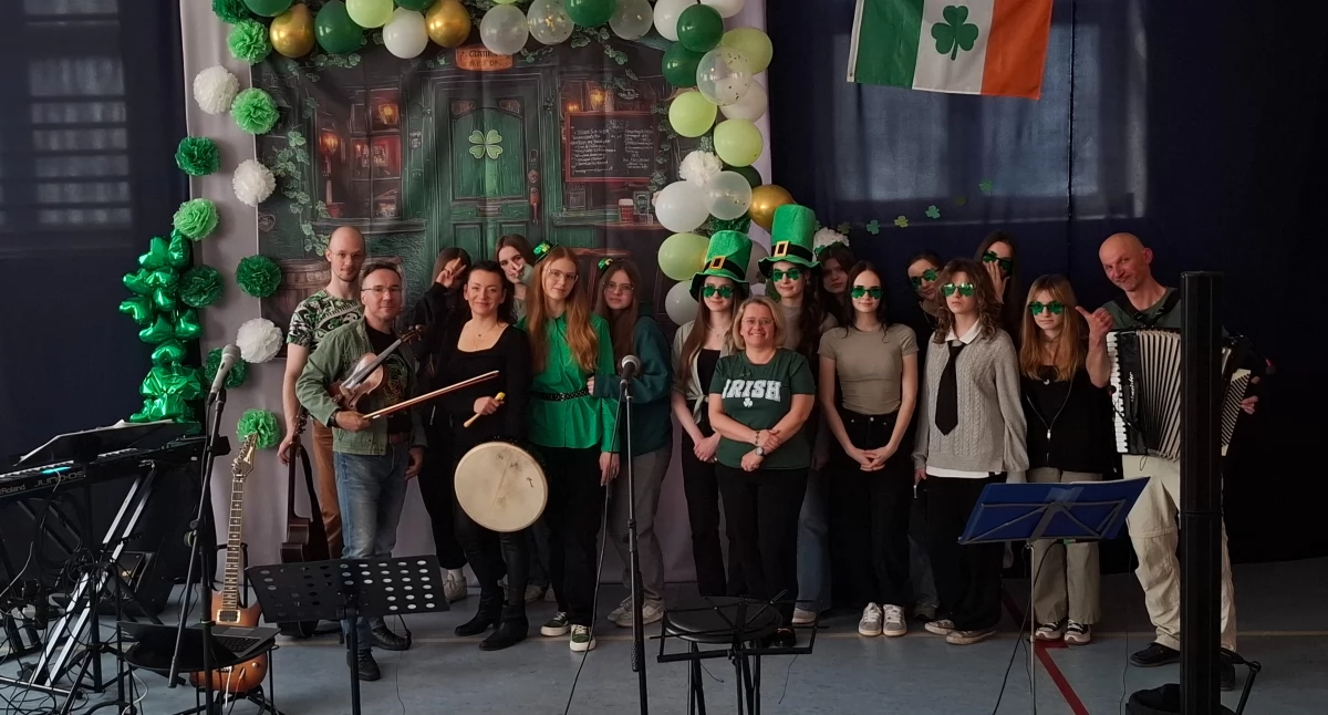 Irlandia w szkole. Konkretnie w II LO. Do szkoły przyjechał zespół muzyki irlandzkiej z Wałbrzycha
