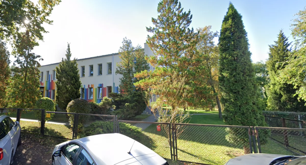 Strażacy wezwani do przedszkola przy ulicy Sokolej. Sprawdzone szyb windy