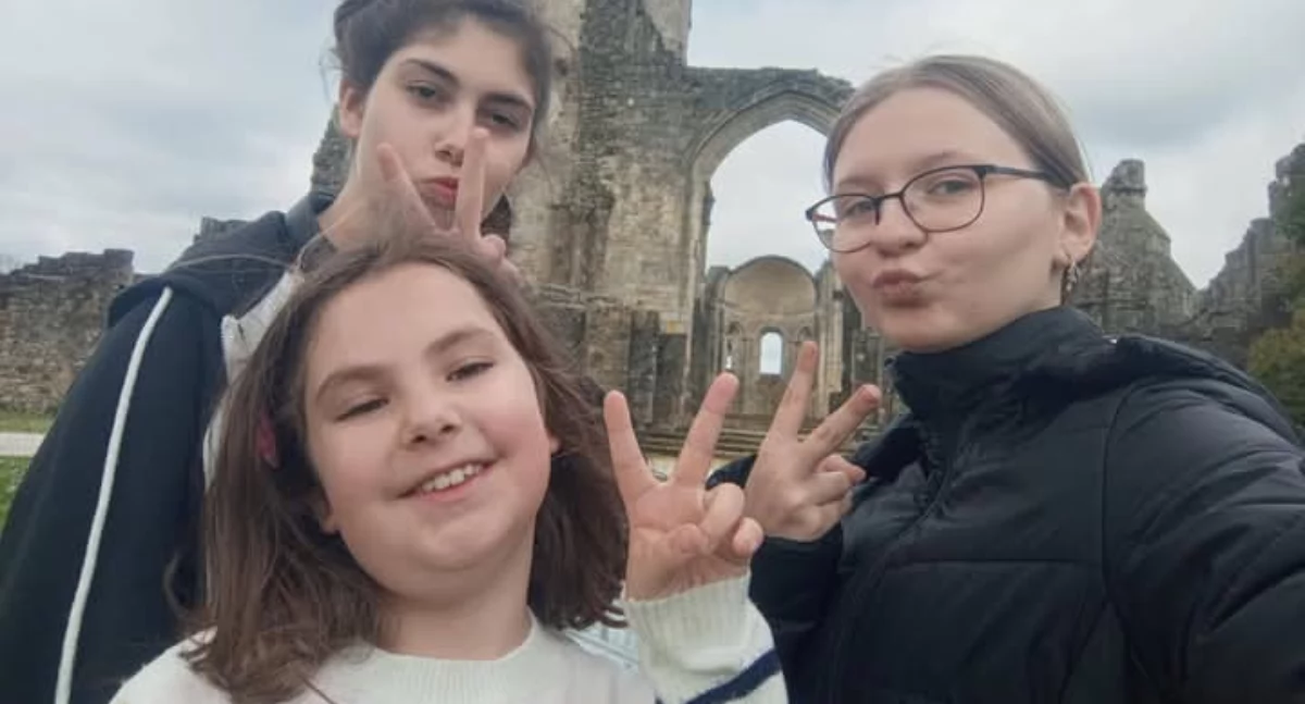 Miesiąc we Francji, miesiąc w Polsce. Oliwia Półrola i Julia Kiedrzynek z II LO uczyły się we francuskim liceum