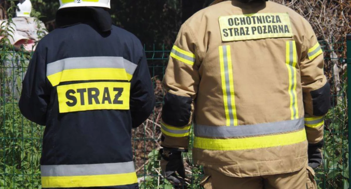 33-letni mieszkaniec Przedborza stał na balkonie. Groził, że się zabije. Do akcji wkroczyli strażacy