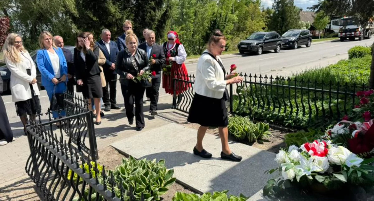 Rocznica urodzin Władysława Reymonta w Kobielach Wielkich. Był konkurs, wieńce i znicze