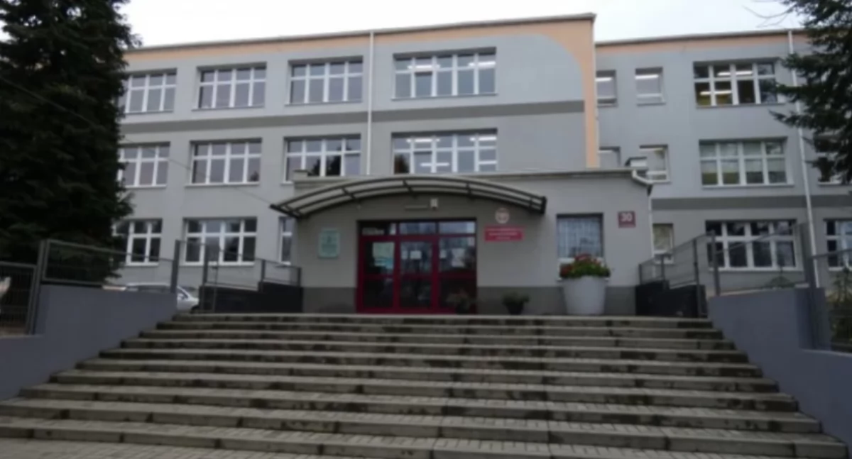 Pieniądze na boiska przy szkołach w Radomsku, Woli Blakowej i Zagórzu