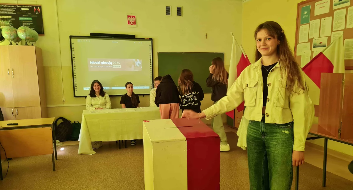 Uczniowie szkoły w Dobryszycach poszli do urn. Wybierali prezydenta. Uczyli się demokracji