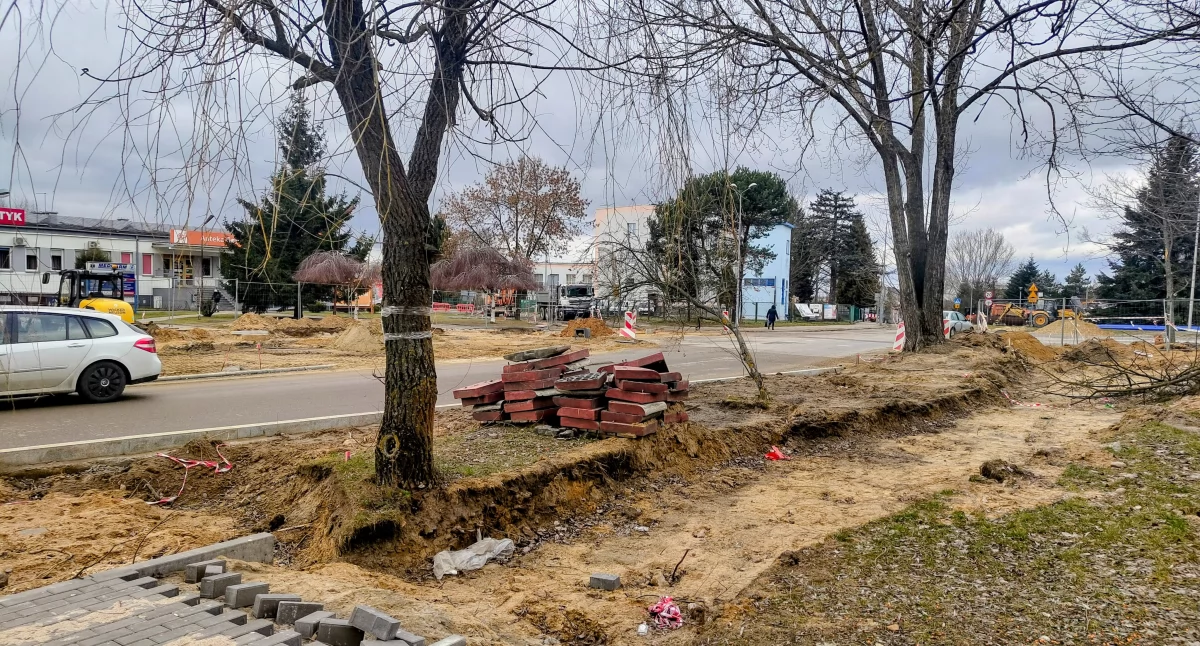Tydzień bez normalnej wody. Podejrzani: rondo przy Armii Krajowej i bloki przy Starowiejskiej