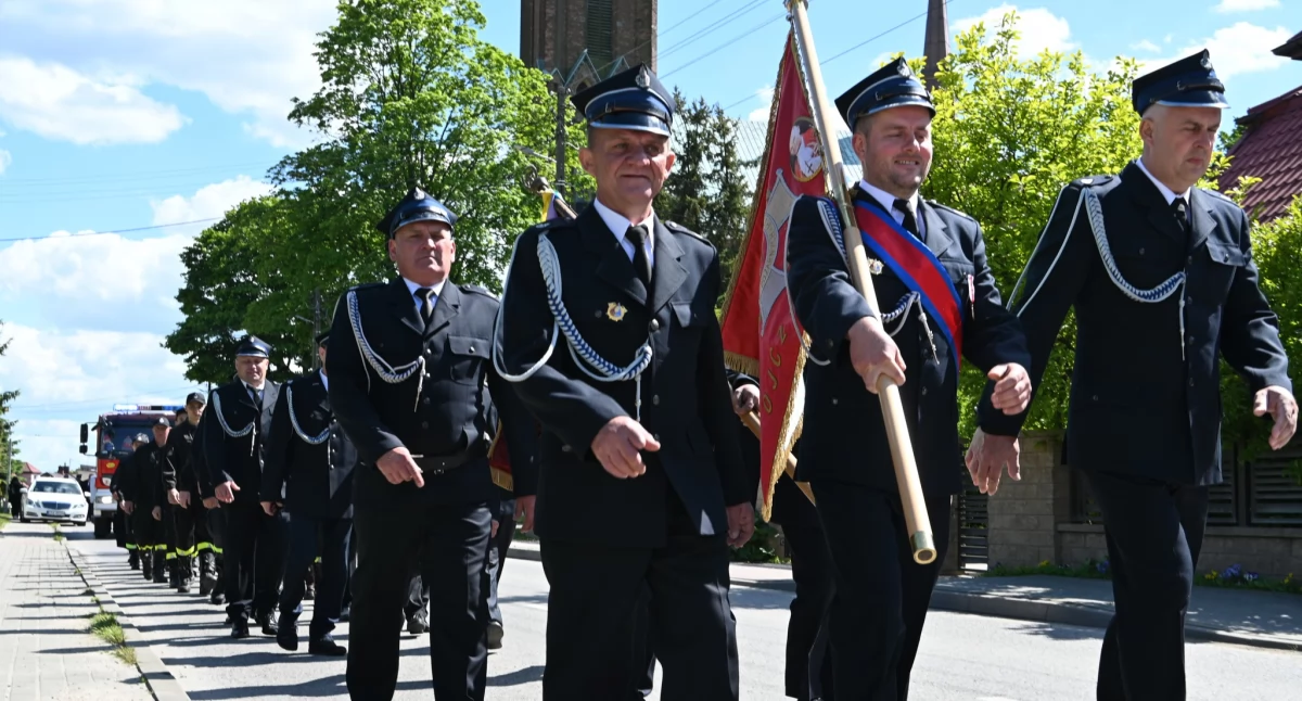 Gminny Dzień Strażaka w Kobielach Wielkich. Msza, apel i poświęcenie wyremontowanej remizy