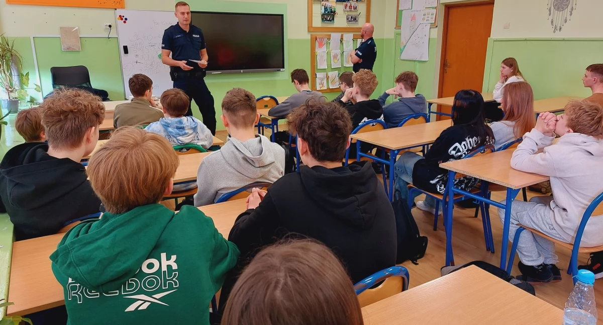 Spotkanie profilaktyczne w PSP nr 8. Tematem była odpowiedzialność prawna nieletnich