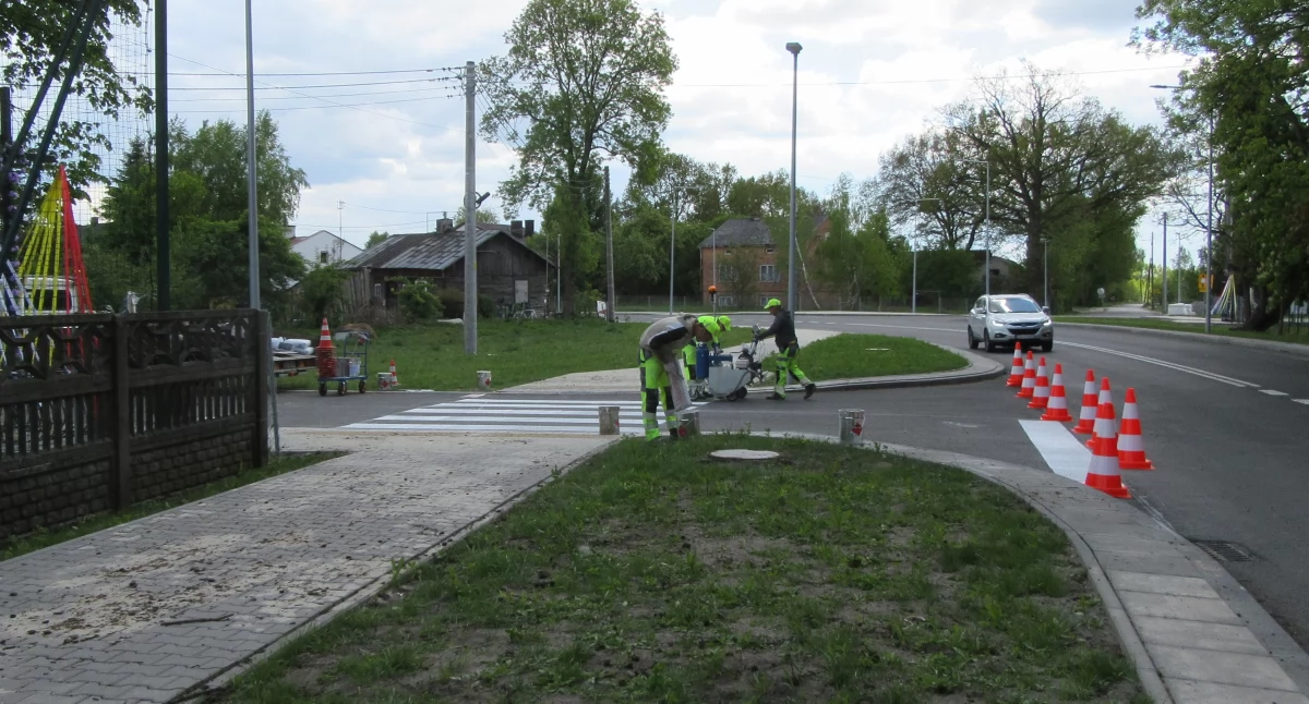 Kończy się przebudowa drogi wojewódzkiej nr 784 w Ciężkowicach, Urząd Marszałkowski już chwali się inwestycją