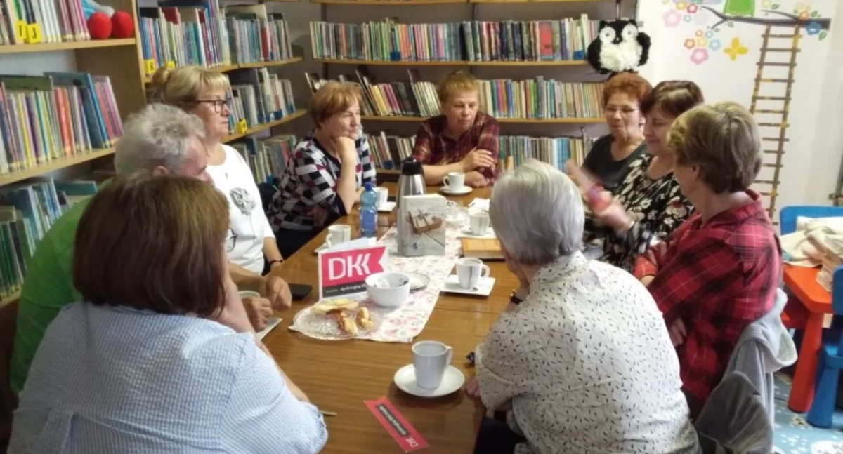 Majowe spotkanie Dyskusyjnego Klubu Książki w Gidlach, nowości wydawnicze w zbiorach biblioteki i zaproszenie na kolejny DKK