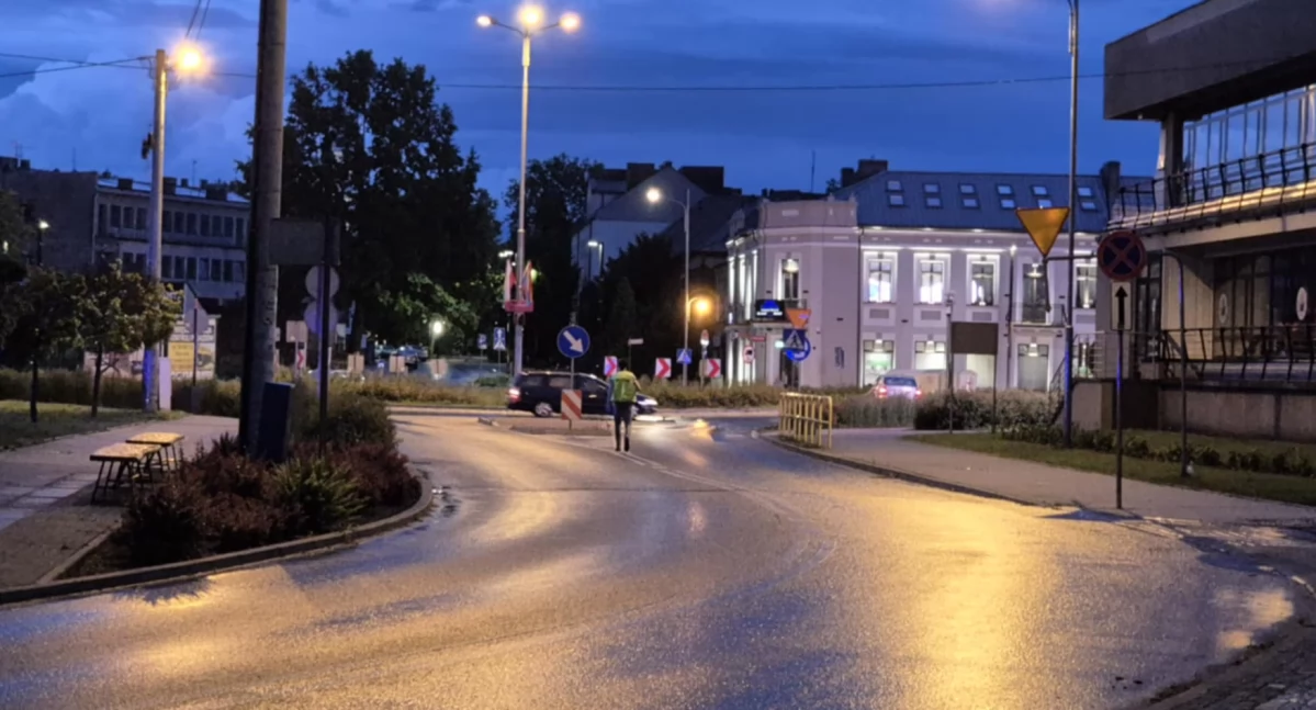 9-latek potrącony na przejściu dla pieszych koło MDK. Chłopiec wjechał na nie na rowerze
