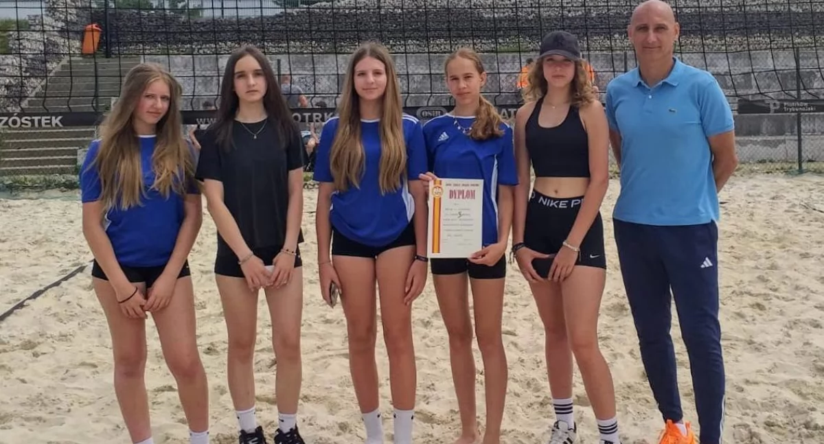 Dziewczęta z PSP nr 9 awansowały do Finału Wojewódzkiego w siatkówce plażowej