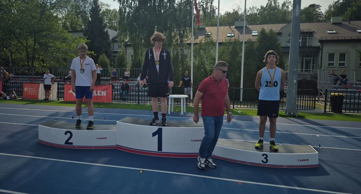 Lekkoatleci UKS-u “Dziesiątki” Radomsko walczyli o medale w Spale i Łodzi