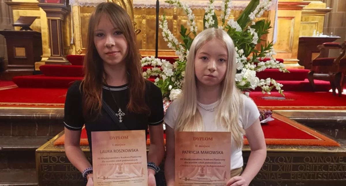 Laura Roszkowska i Patrycja Makowska z Reymontówki na Bugaju nagrodzone w Międzynarodowym Konkursie Plastycznym 