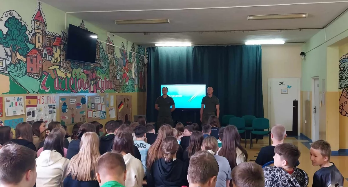 Publiczna Szkoła Podstawowa w Żytnie z certyfikatem za udział w programie „Edukacja z wojskiem”