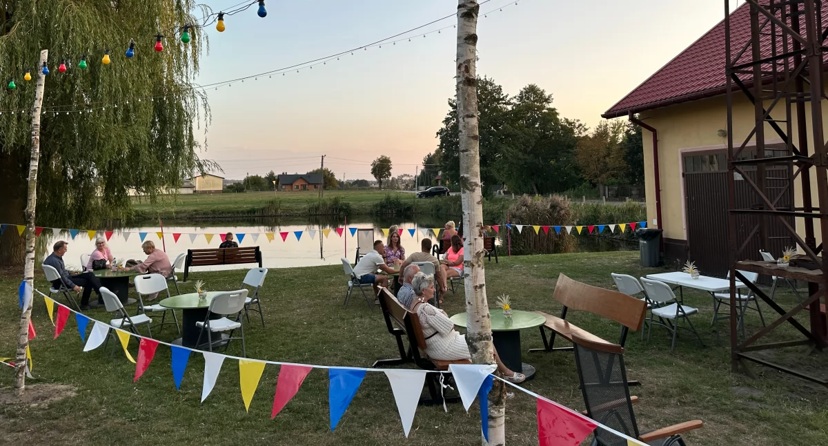 Piknik odpustowy nad stawem w Płoszowie. W niedzielne popołudnie zaplanowano pełno atrakcji 