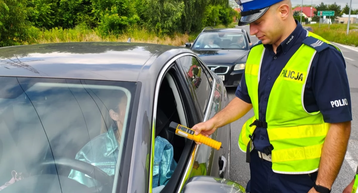 Trzeźwy poranek. Policjanci zbadali 340 kierowców. Wpadł 42-latek, który wydmuchał ponad pół promila