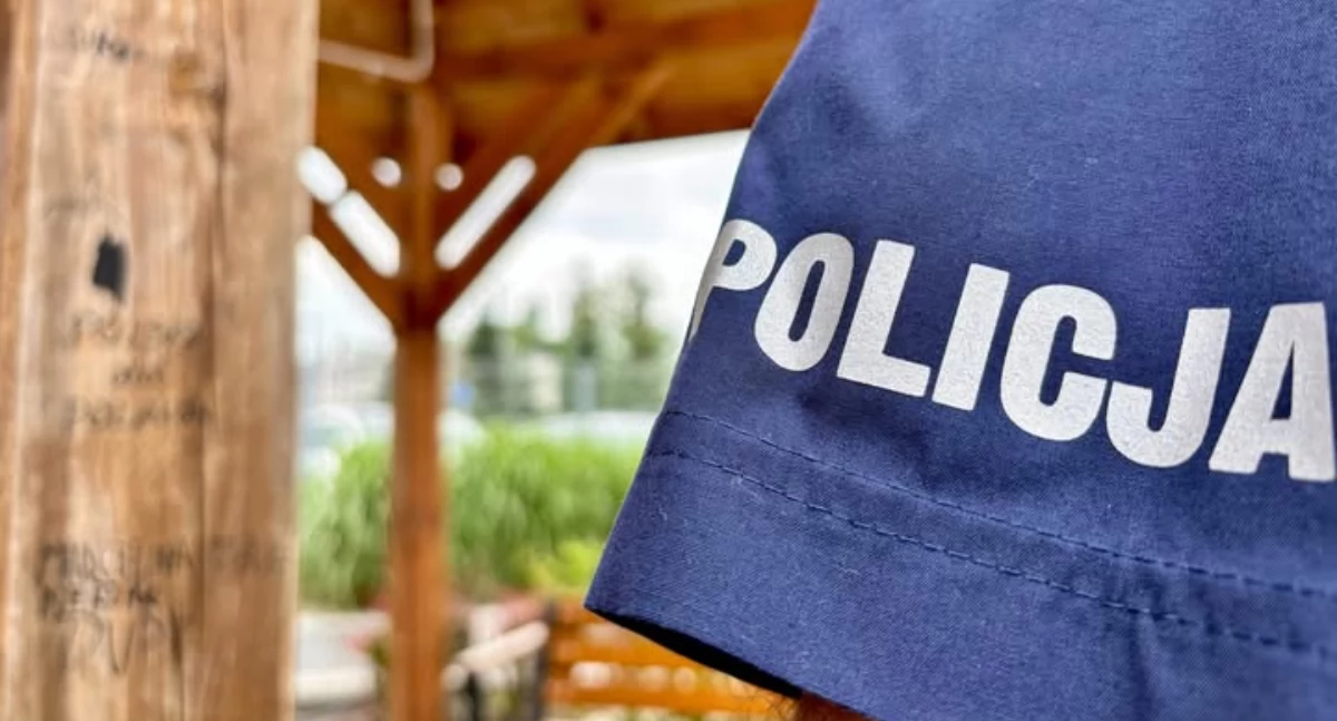 Nastolatek “upiększał” markerem altanę w centrum miasta. Wpadł na gorącym uczynku