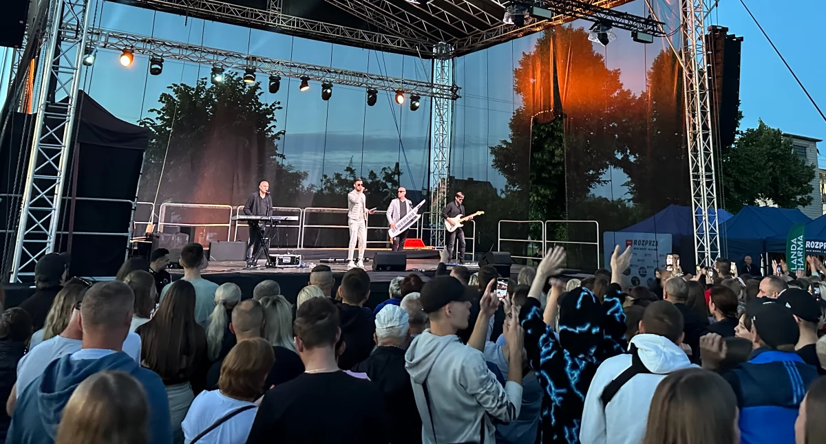 Rozprza i Piotrków świętują! Weekend upłynie tam pod znakiem muzyki i dobrej zabawy. Wszyscy spragnieni takiej rozrywki znajdą coś dla siebie
