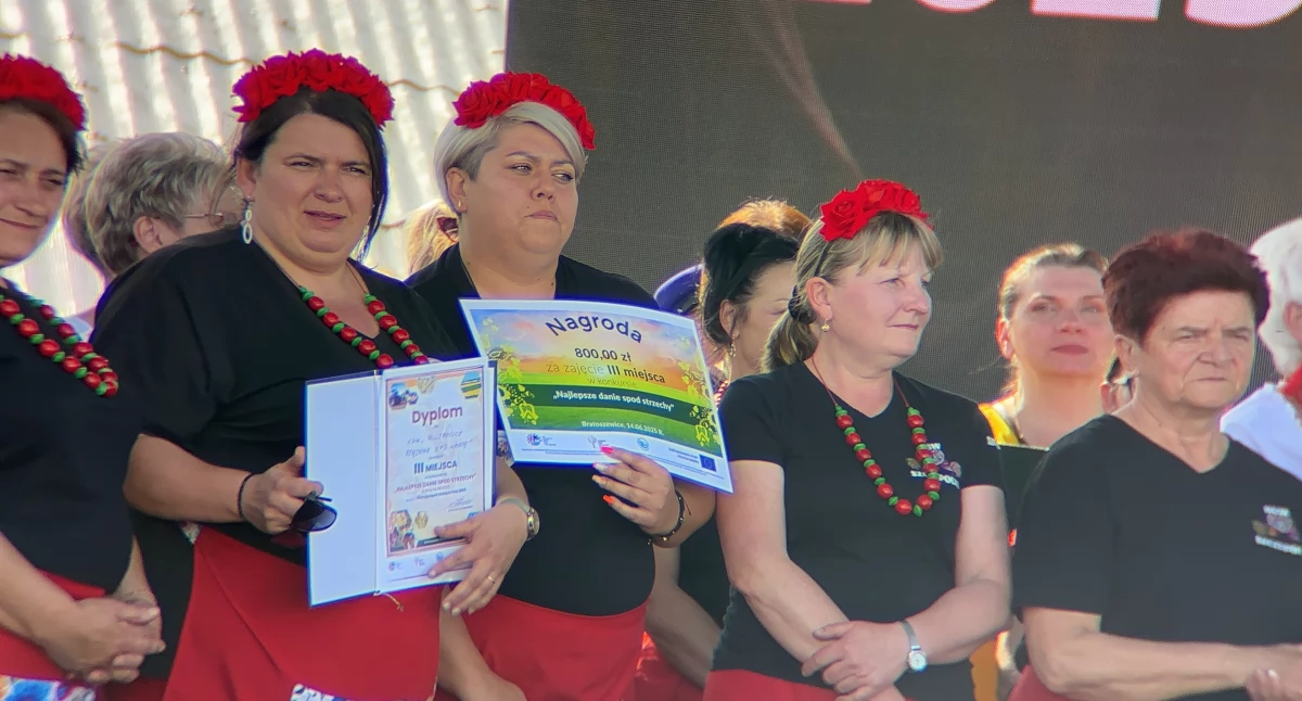 Koła Gospodyń Wiejskich z powiatu radomszczańskiego wśród wystawców i w konkursie podczas VI Krajowych Dni Pola w Bratoszewicach