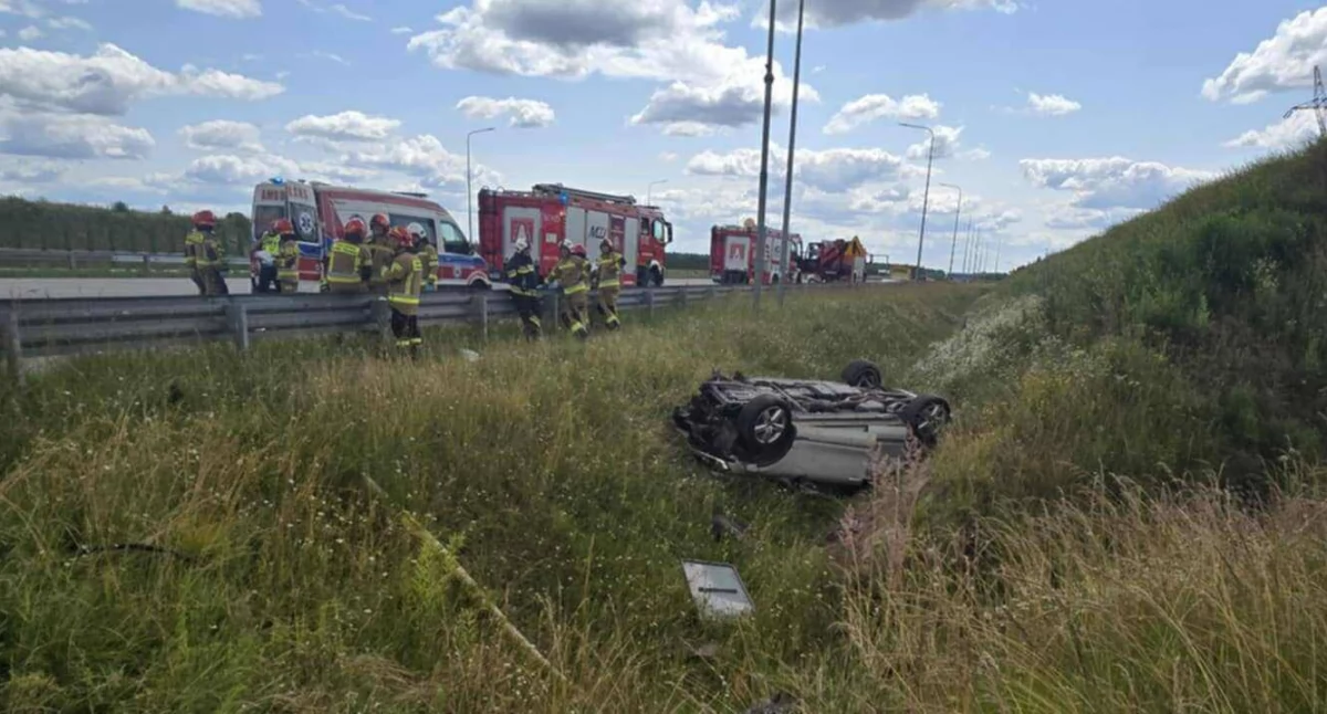Wypadek na autostradzie A1. Do szpitala odwieziono trzy osoby 