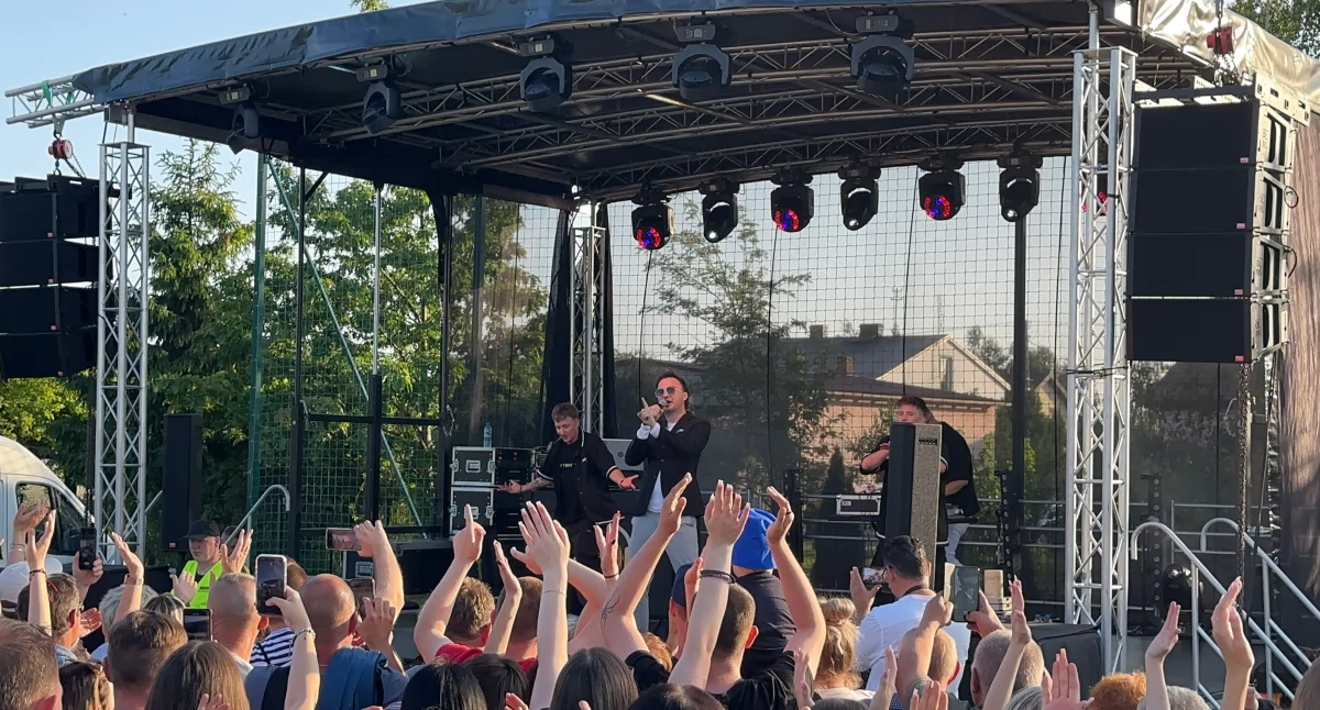 [FILM, ZDJĘCIA] I Święto Bob(r)u w Gorzędowie. Zespół After Party gwoździem programu, koncertowo roztańczył publiczność