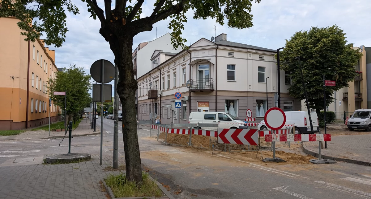 Skrzyżowanie Prymasa Wyszyńskiego z Fabianiego częściowo przejezdne
