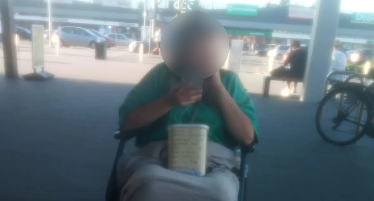 Czytelnik: - One wcale nie są sparaliżowane! To oszustki. Udają, że potrzebują pieniędzy na operację. Zgłosiłem to policji