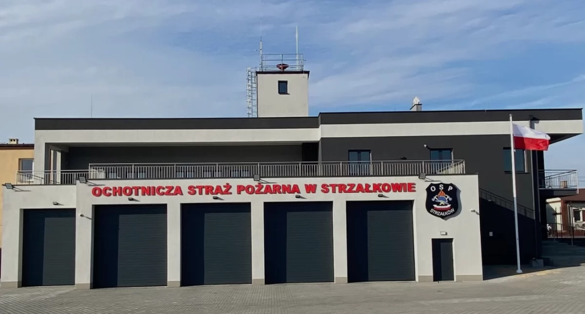 Miał jechać pomagać, sam potrzebował pomocy. 34-letni strażak odwieziony do szpitala 