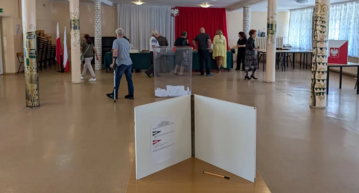 Tajemnica operatorów wyborczych: Kto wprowadzał do systemu wyniki głosowania w Radomsku? Prezydent nie chce ujawnić nazwisk