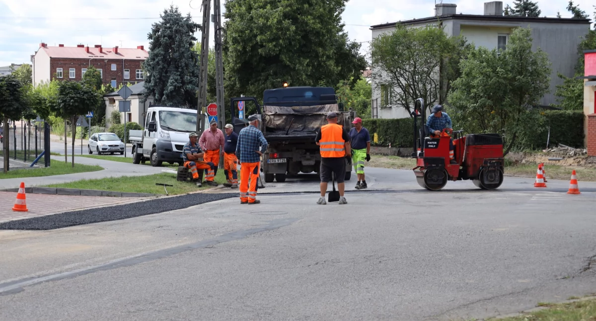 Wkrótce radomszczanie cieszyć się będą z nowej ścieżki rowerowej. Trwają ostatnie prace przy ul. Ciepłej