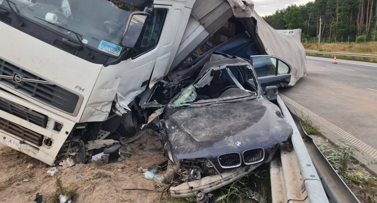 Autostrada A1 nieprzejezdna! LPR w drodze, to wynik tragicznego wypadku
