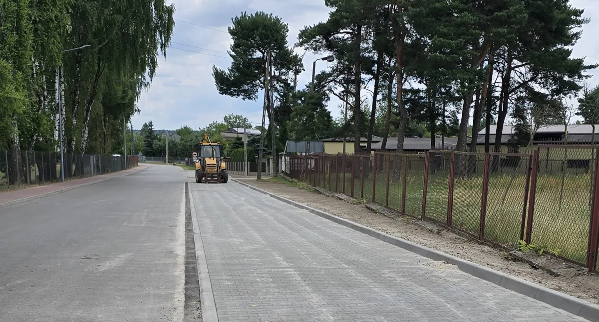 Nowe miejsca postojowe na ul. Wojska Polskiego w Kamieńsku