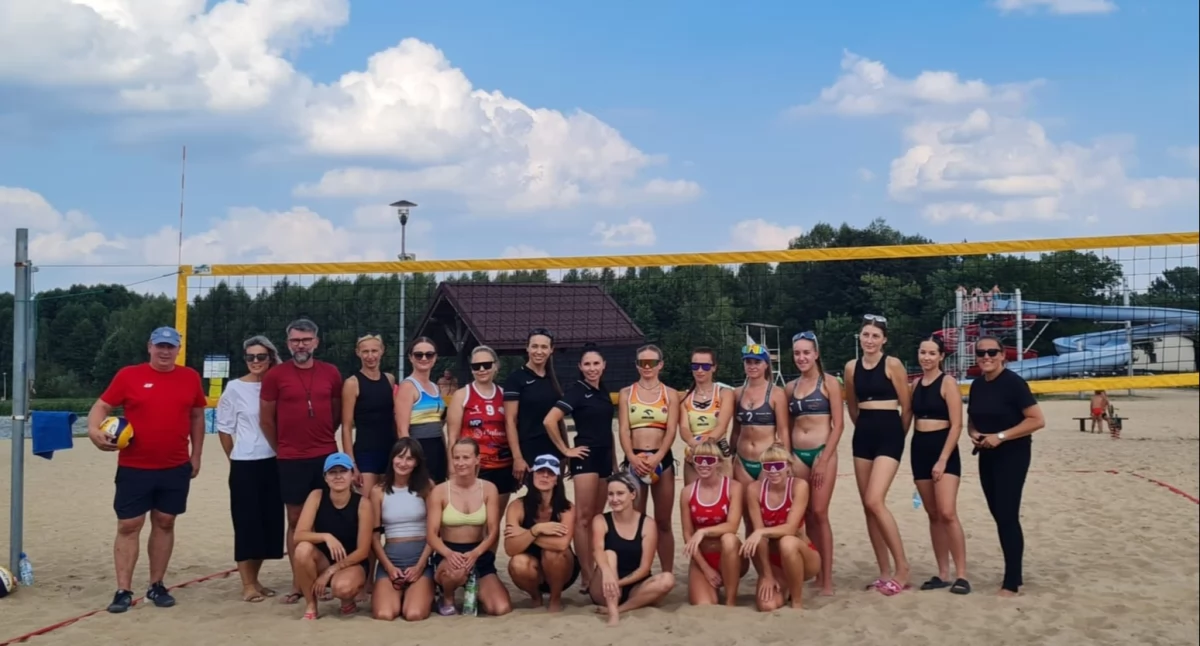 Siatkówka plażowa kobiet i mężczyzn wraca nad zalew w Przedborzu. Długi sierpniowy weekend rozpocznie się od sportowego turnieju