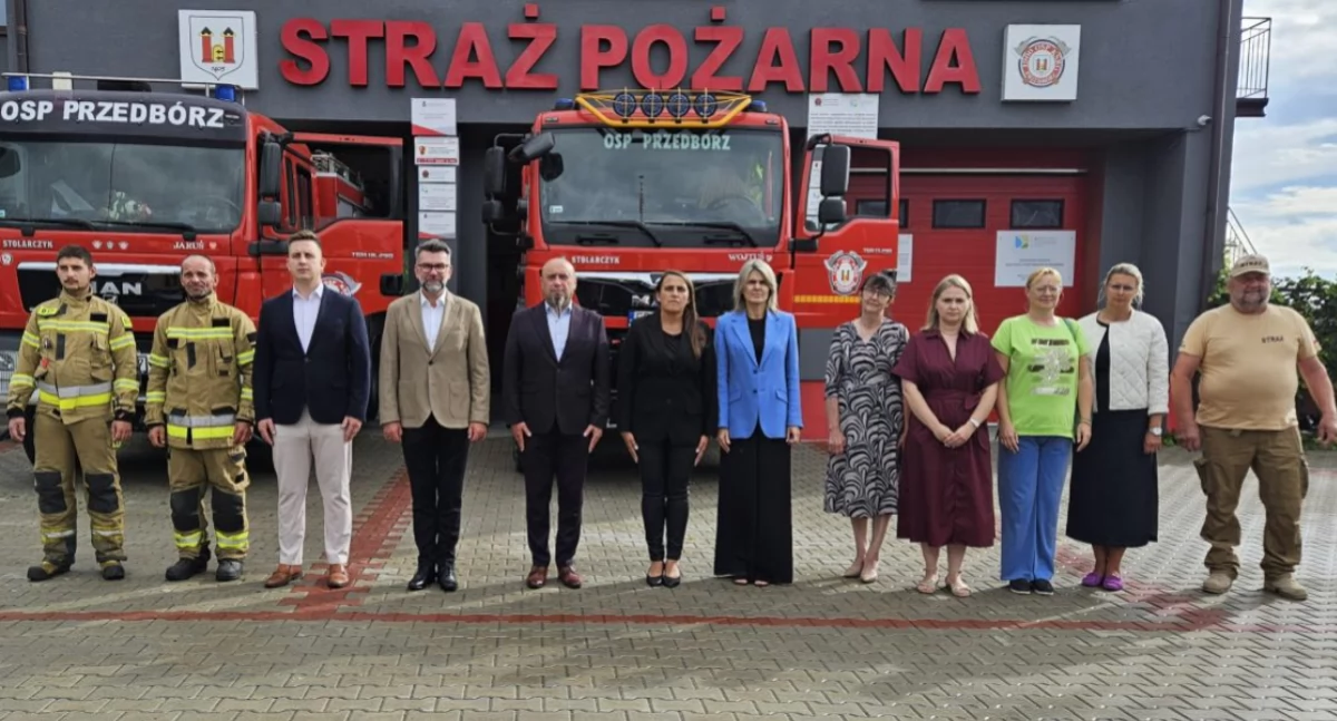 Przedbórz pamięta o Bohaterach. Oddano hołd Powstańcom Warszawskim w symbolicznej „Godzinie W”