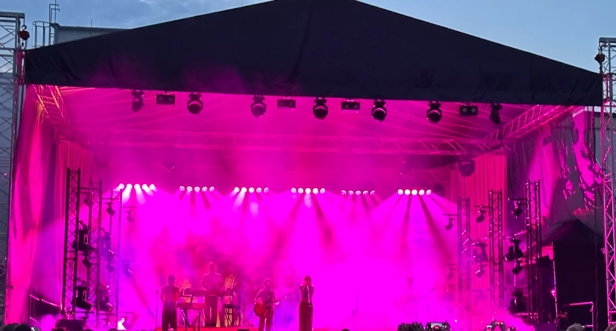 Stowarzyszenie Lokalna Grupa Działania „BUD-UJ RAZEM” zaprasza na koncert w Czarnocinie. Wydarzenie poświęcone pamięci zakończenia II wojny światowej