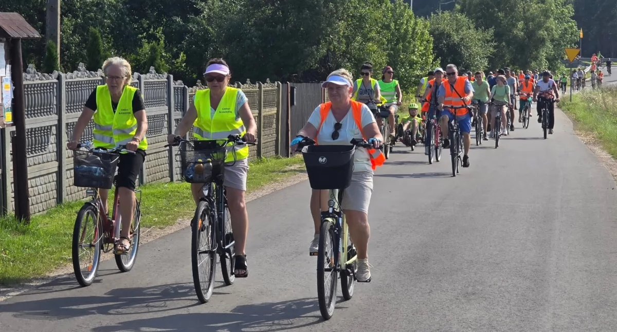 140 uczestników na Rodzinnym Rajdzie Rowerowym z Kamieńska przez Gomunice aż do Ochocic. Trasa mierzyła 17 km