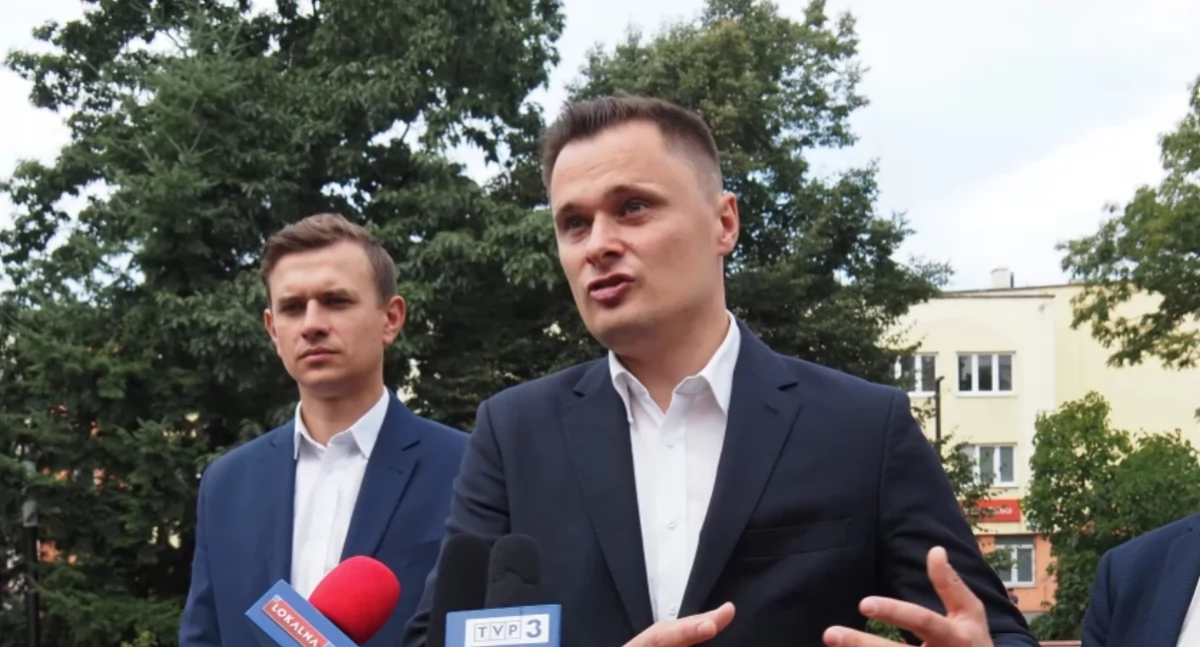 Krzysztof Ciecióra (OdNowa): - Skala pazerności i braku przyzwoitości przekroczyła wszelkie granice. Starosto, radni, opamiętajcie się!