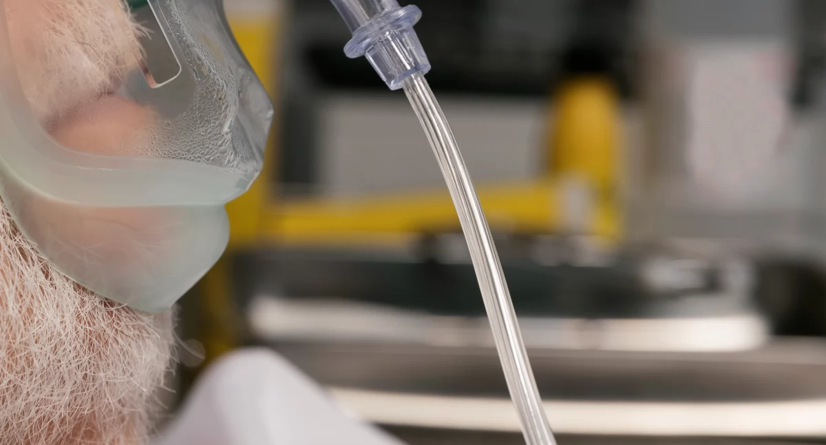 Zabrakło prądu, respirator mógł się wyłączyć. Strażacy pojechali pomóc 49-latkowi