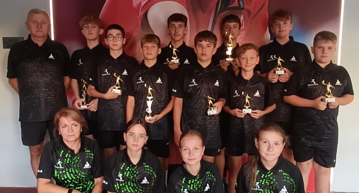 Tenis stołowy. Tenisiści stołowi UMLKS wrócili z obozu w Wiśle