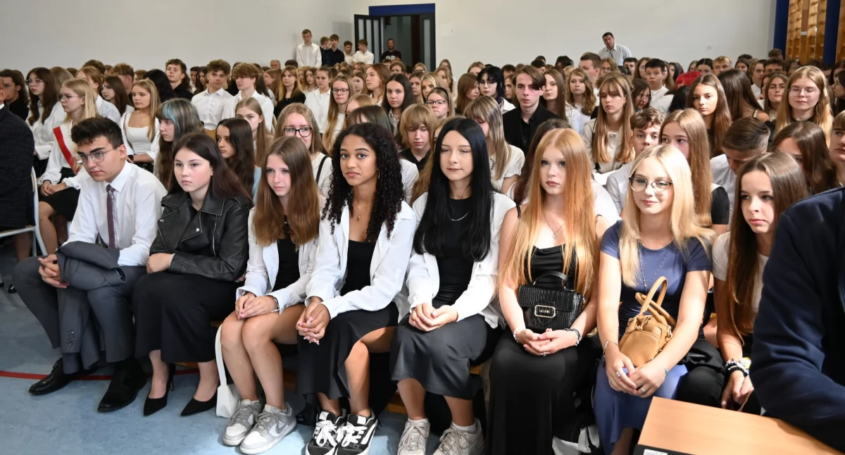 Odnowiona sala gimnastyczna w II LO miała swoją inaugurację