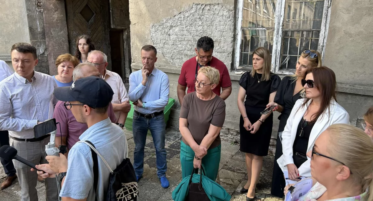 Awantura o plany urzędu. Prawniczka miasta grozi radnej Wioletcie Pal sądem. Mieszkańcy: to droga dla dewelopera