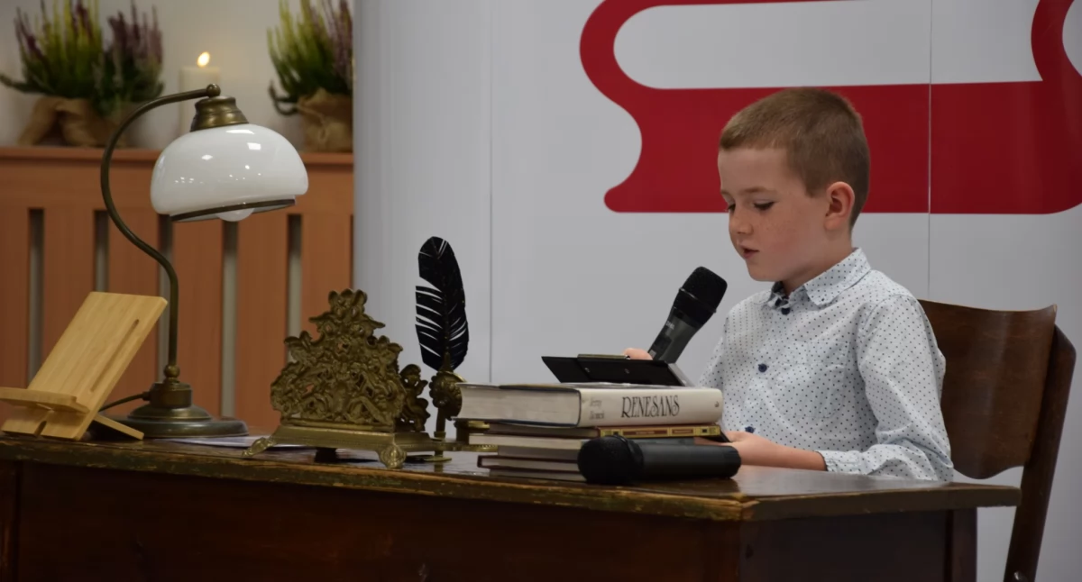 Narodowe Czytanie poezji Jana Kochanowskiego w Miejskiej Bibliotece Publicznej