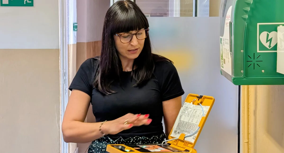 [WIDEO, ZDJĘCIA] - Proszę zachować spokój - to pierwsze co usłyszycie od defibrylatora AED. PGK kupił i zamontował kilka sztuk