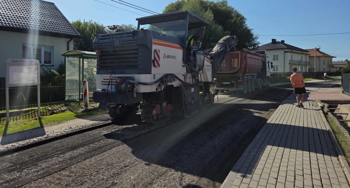 Nowa droga w Kalinkach oddana do użytku po zakończonej przebudowie gminnej trasy