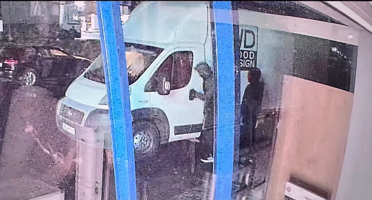 Pani Justyna: Wiedzieli, że są kamery, ale i tak się nie kryli. Spokojnie kradli nasze auto. Próbowali ukraść jeszcze jedno na naszym osiedlu