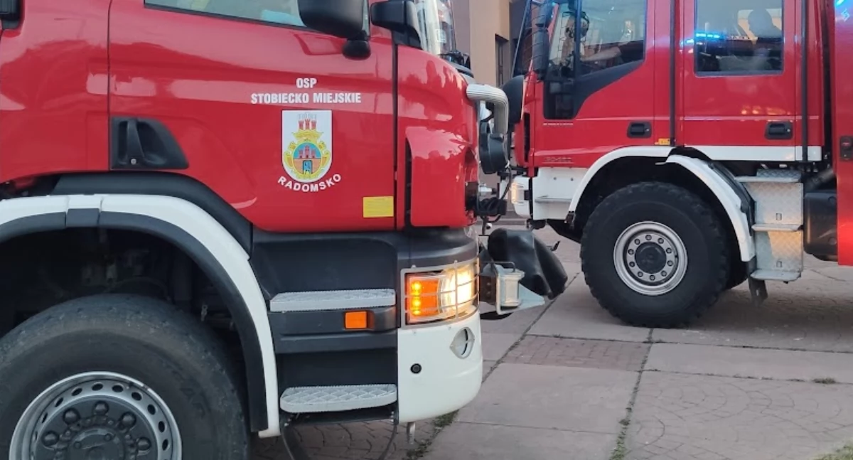 Pożar na składowisku odpadów w miejscowości Ruszczyn. Z ogniem walczą cztery zastępy straży