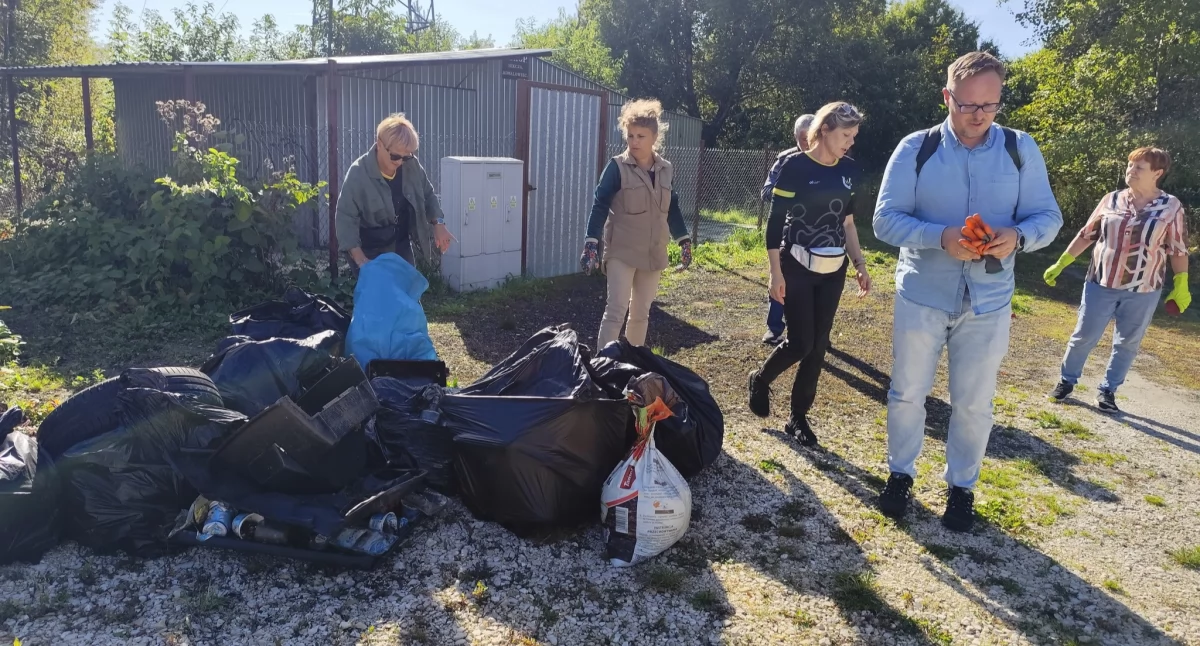 Twórcze chillowanie pod gwiazdami na Gliniankach vol.2. Zaczęło się od sprzątania dzielnicy