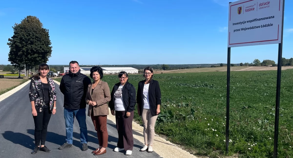 Nowa droga w Kawęczynie oddana do użytku. Inwestycja poprawiła bezpieczeństwo i komfort mieszkańców